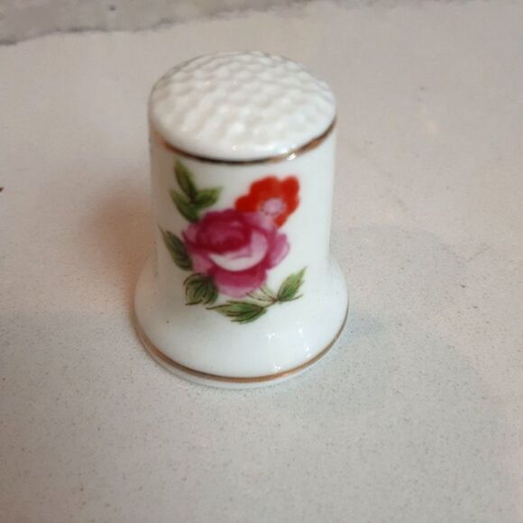 Vintage Chadwick Bone China Thimble Original Box - Picture 2 of 6